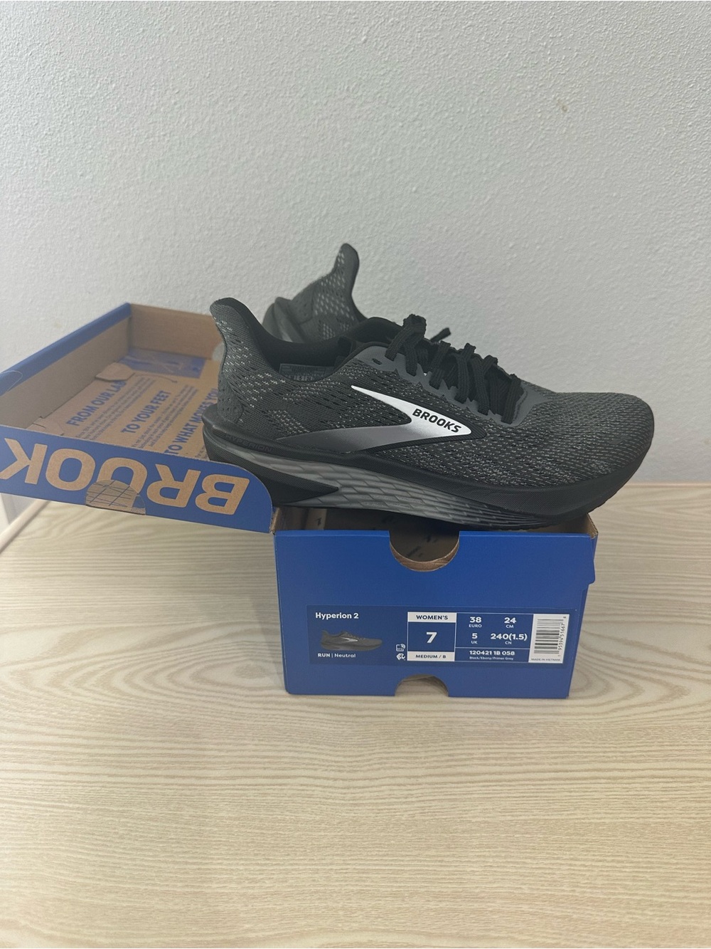 Brooks Women's Black and White Running Sneakers